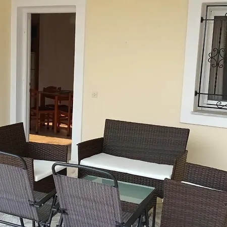 Antonios Olive Garden Acharavi Kerkyra * אצ'ארבי