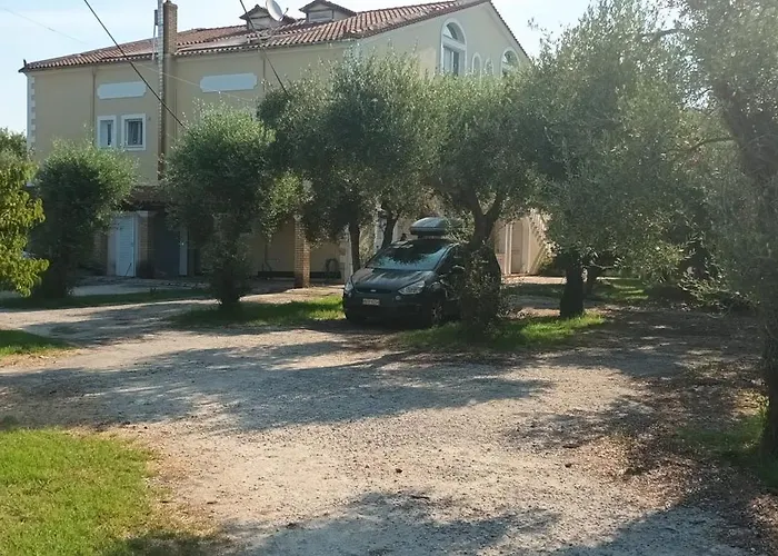 Antonios Olive Garden Acharavi Kerkyra * Acharavi (Corfu)