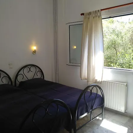 Antonios Olive Garden Acharavi Kerkyra * アカラヴィ